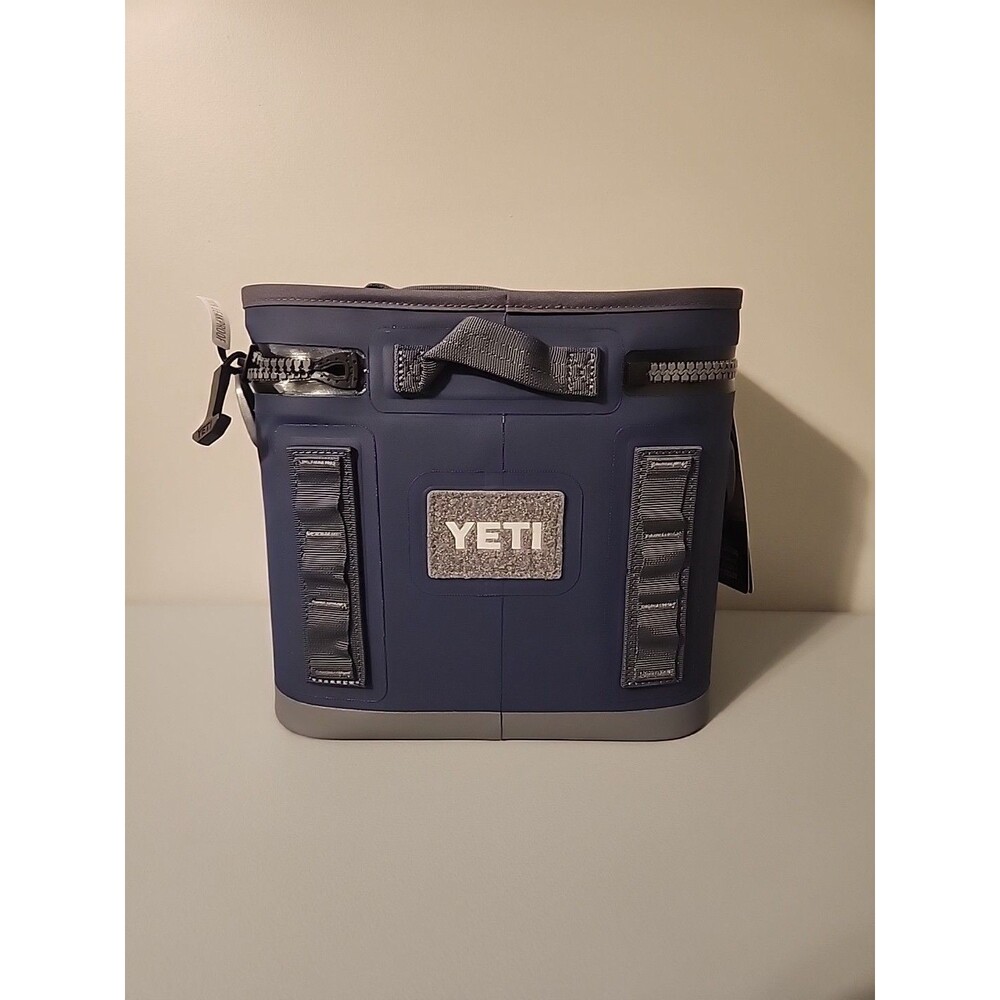 NWT Yeti Hopper Flip 8 Cutwater Portable Soft Small Cooler Navy Blue Grey - Picture 2 of 15